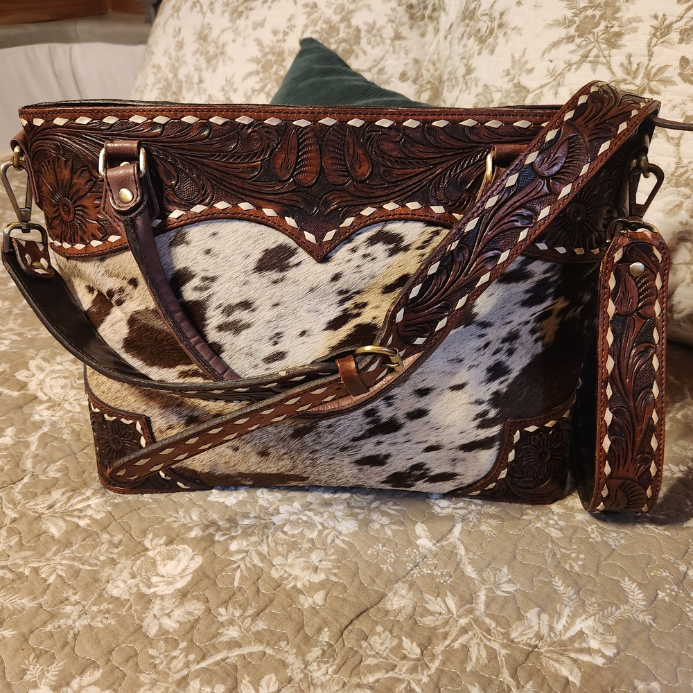 American Darling Scalloped Tooled Leather Buckstitch Cowhide Tote - Picture 2 of 11
